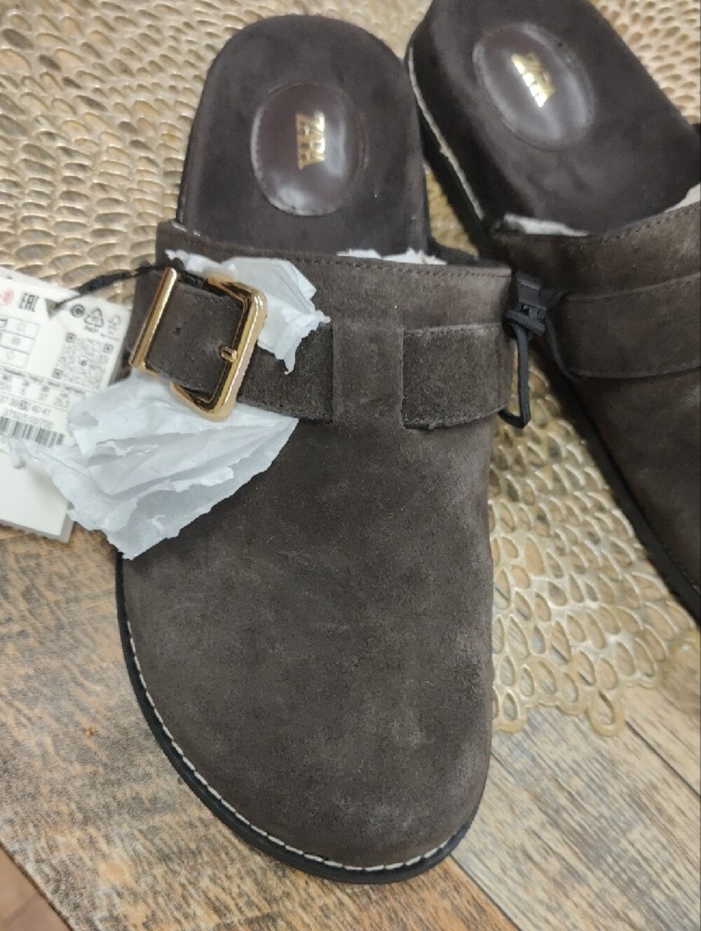 Zara Brown Leather Shoes with Gold Accent - Picture 6 of 9